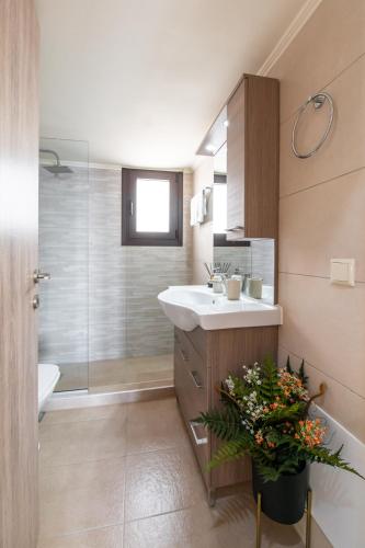 Katerina's Luxury Seaview Suite in City Center