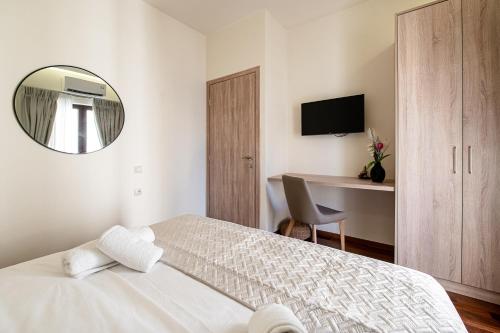 Katerina's Luxury Seaview Suite in City Center