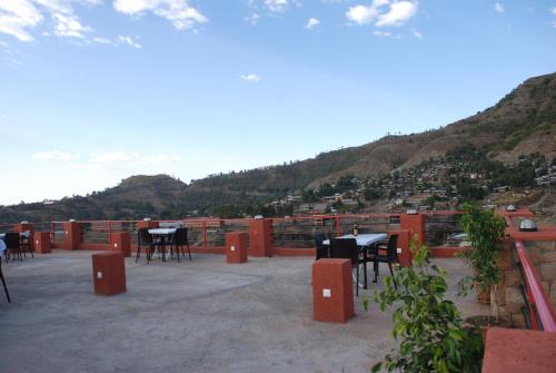 Vue générale sur la montagne ou vue sur la montagne depuis l'hôtel