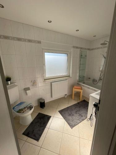Bilik mandi di Ferienwohnung Moncho 1