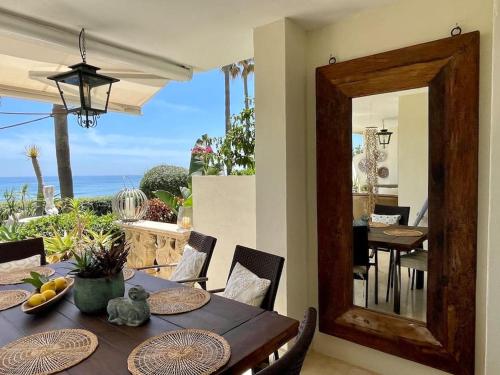 Spectacular views at beachfront townhouse RDR318