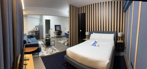 Modular Suites Alfonso Gómez