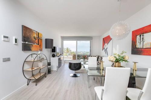 Perfect 3 bed Apt in Le Mirage with Seaview RDR313
