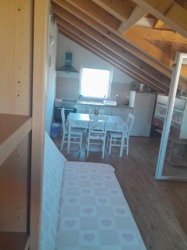 Gallery image of Apartman Kolona in Tkon