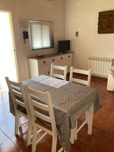 TV a/nebo společenská místnost v ubytování Casa Robion