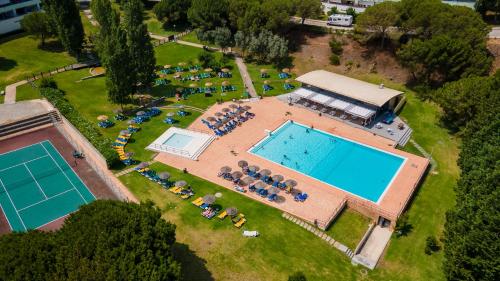 Wonderful Flat with Big Patio & Pool by LovelyStay