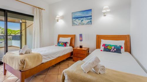 Wonderful Flat with Big Patio & Pool by LovelyStay