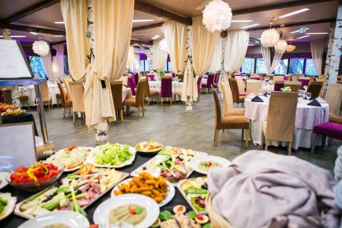 Mad på lejlighedshotellet eller i nærheden