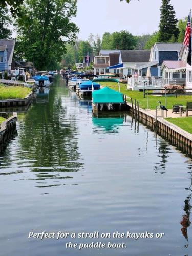 Lakeside Getaway home – Photos 4