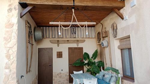 Μπαλκόνι ή βεράντα στο Casa Rural la Quinteria de Sancho piscina para tres apartamentos