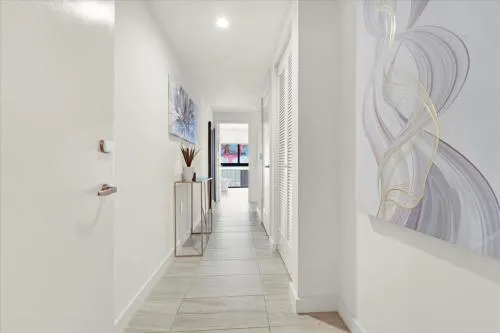 Devereaux Miami Luxury One-Bedroom and Studios photo 12