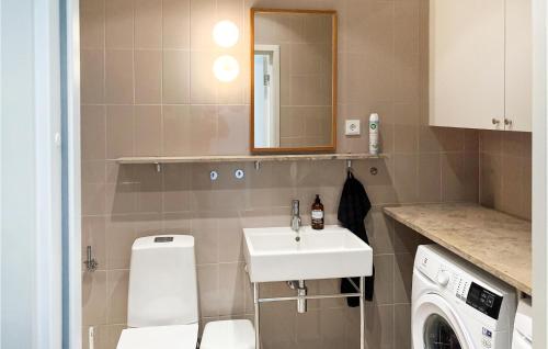 Koupelna v ubytování Stunning Apartment In Visby With Wifi