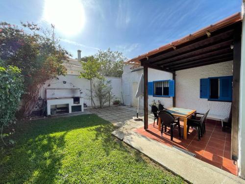 Gallery image of Chalet en Caños, sin coger coche para la playa Jaima y Pequeña Lulú in Los Caños de Meca