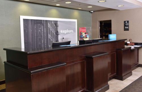 Hampton Inn & Suites Alexandria – Photos 5