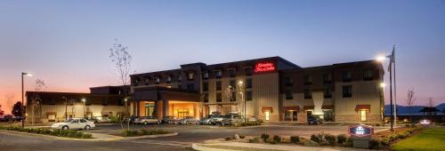 Hampton Inn & Suites Astoria – Photos 5