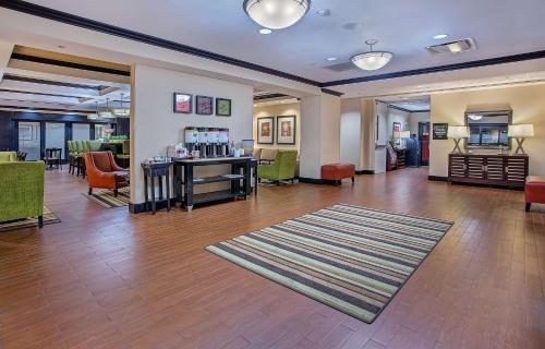 Un lugar para sentarse en Hampton Inn Covington