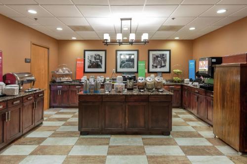 Hampton Inn & Suites-Austin Airport Image