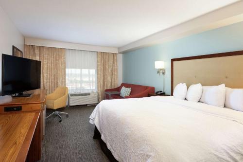 Hampton Inn & Suites-Austin Airport Image