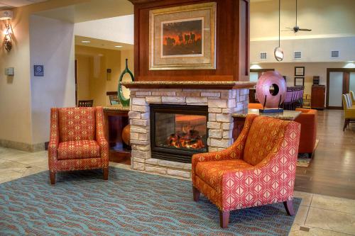 Χώρος καθιστικού στο Hampton Inn & Suites Altus