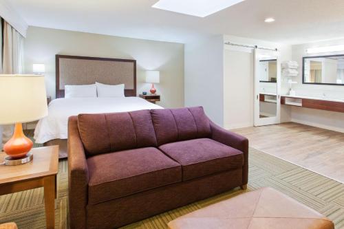 Гостиная зона в Hampton Inn Bremen