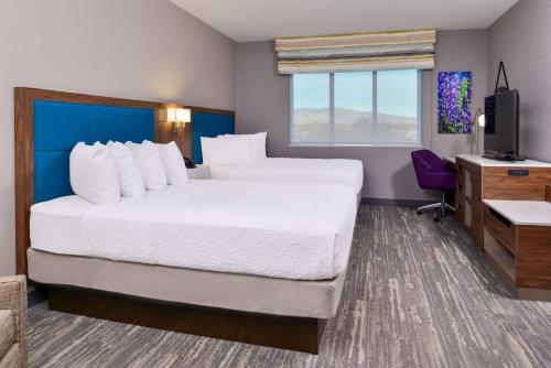 Postel nebo postele na pokoji v ubytování Hampton Inn & Suites Boise/Spectrum