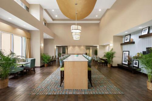 Hampton Inn & Suites Brunswick – Photos 4