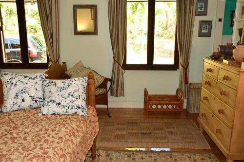 Cama o camas de una habitación en King Room bed and breakfast main house