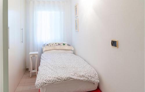 Ένα ή περισσότερα κρεβάτια σε δωμάτιο στο Cozy Home In Fanzolo Di Vedelago