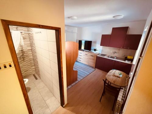 Kuchyň nebo kuchyňský kout v ubytování Lea apartment