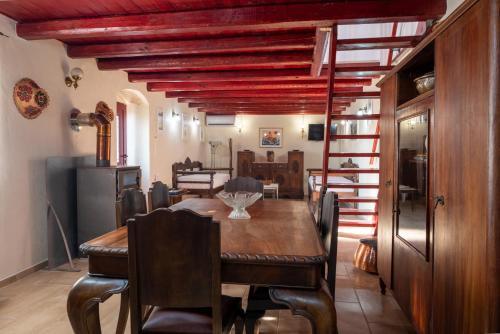 Η κουζίνα ή μικρή κουζίνα στο Villa ONAR