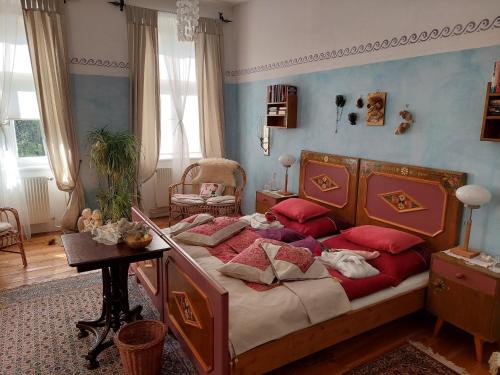 Posteľ alebo postele v izbe v ubytovaní Romantik-Villa LebensART