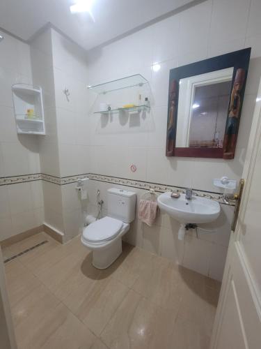 Koupelna v ubytování Agreable Appartement Ennasr 2