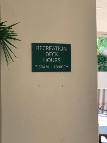 Φωτογραφία από το άλμπουμ του Royal Kuhio 1606 - Spacious Studio with Diamond Head City Views in the Heart of Waikiki! στη Χονολουλού