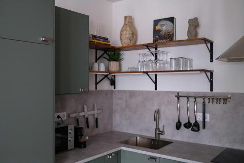 Cityscape Apartment ~ AC/Indoor parking/Balcony 1067 Budapest, 70 Csengery utca kép - 3