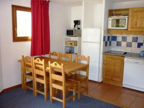 Η κουζίνα ή μικρή κουζίνα στο Appartement lumineux à Orcières 1850
