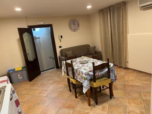Leontini house photo 11