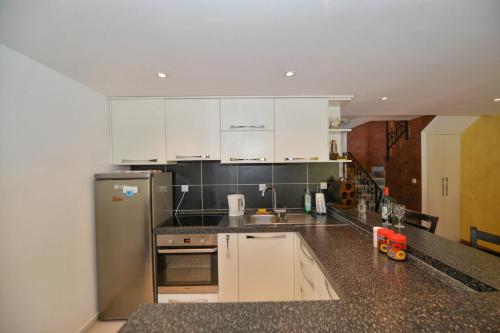 Una cocina o zona de cocina en J & P Apartments