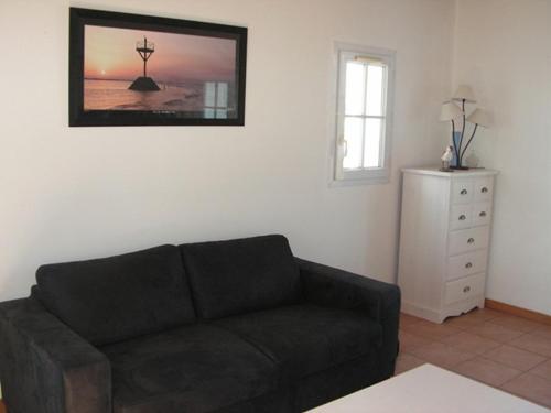 Photo de la galerie de l'établissement Maison de vacances avec jardin, 4 pièces, 6 couchages, proche plage et centre-ville, Noirmoutier - FR-1-224B-201, à Noirmoutier-en-l'lle