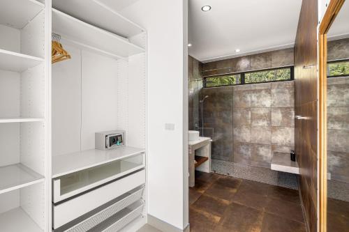 Ένα μπάνιο στο Stella Villa - Lamai Seaview - Until 6 bedroom