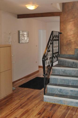 Imagen de la galería de J & P Apartments, en Kotor