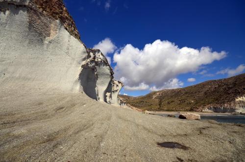 a dirt road in the middle of a mountain at Hotel Calachica Las Negras in Las Negras