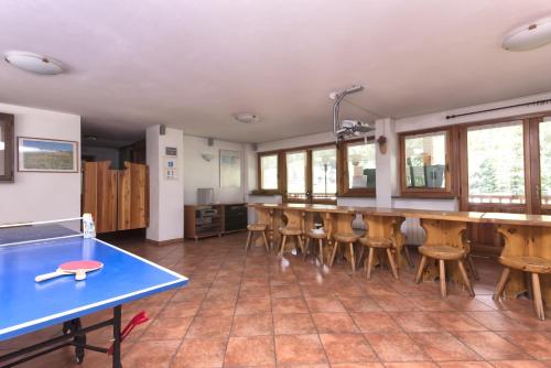 Stolní tenis v ubytování Margherita Camping & Resort nebo okolí
