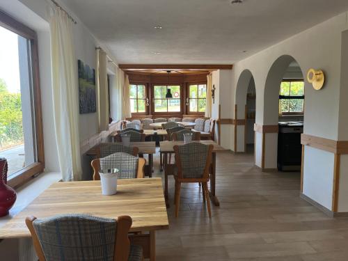 Un lugar para sentarse en Gästehaus Forggensee