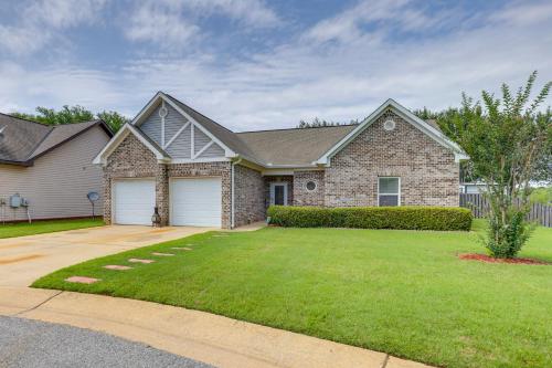 Φωτογραφία από το άλμπουμ του Pet-Friendly Home with Fenced Backyard in Moundville σε Moundville