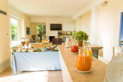 Μια τηλεόραση ή/και κέντρο ψυχαγωγίας στο Hotel Orsa Maggiore