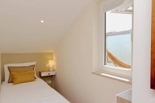 Marina Vista Sol-CleverDetails, Marina view, sleeps 2 adults and 2 children