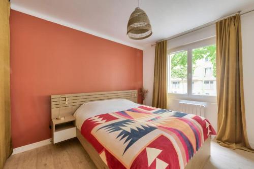 En eller flere senge i et værelse på Caen : appartement cosy plein centre