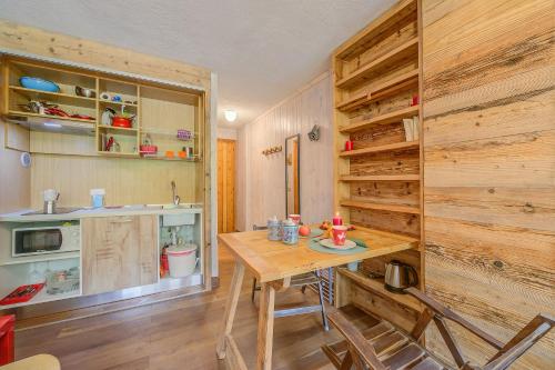 Dapur atau dapur kecil di Studio Abete Rosso 500m From Ski - Happy Rentals
