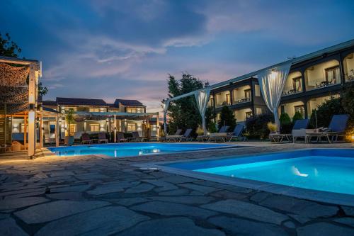 Agnantio Hotel & Spaの敷地内または近くにあるプール