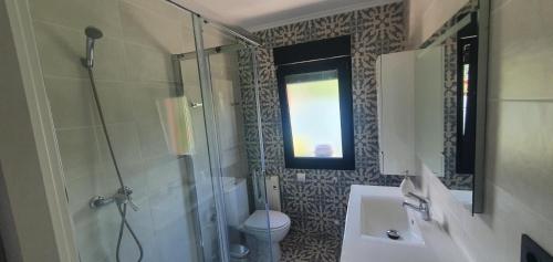 Bilik mandi di Coqueto apartamento al lado de Cangas de Onis